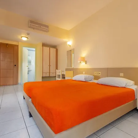 Hotell Pavlos 2*