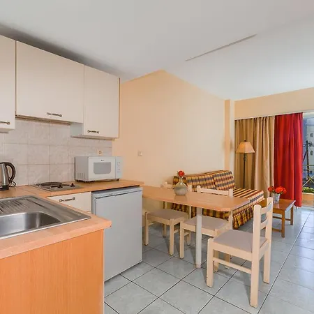 Pavlos 2* 코스 타운